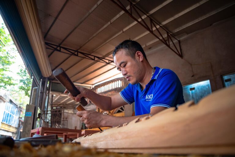 carpenter-7131654_1920